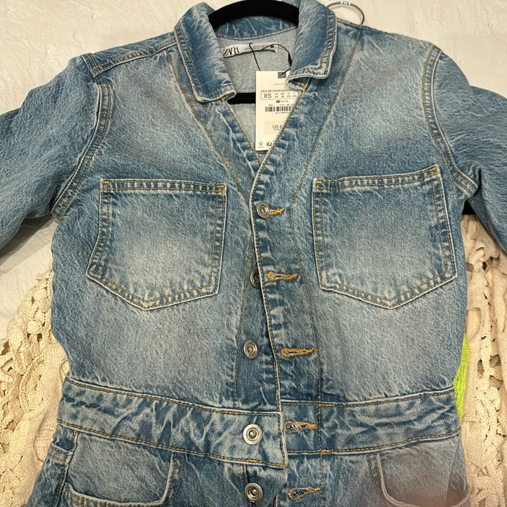 Brand new with tags women's Zara denim jumpsuit size xs! Baggy for bottom!